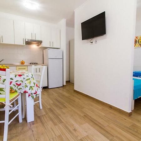 Studio Apartment Zeljka Pula Exterior photo