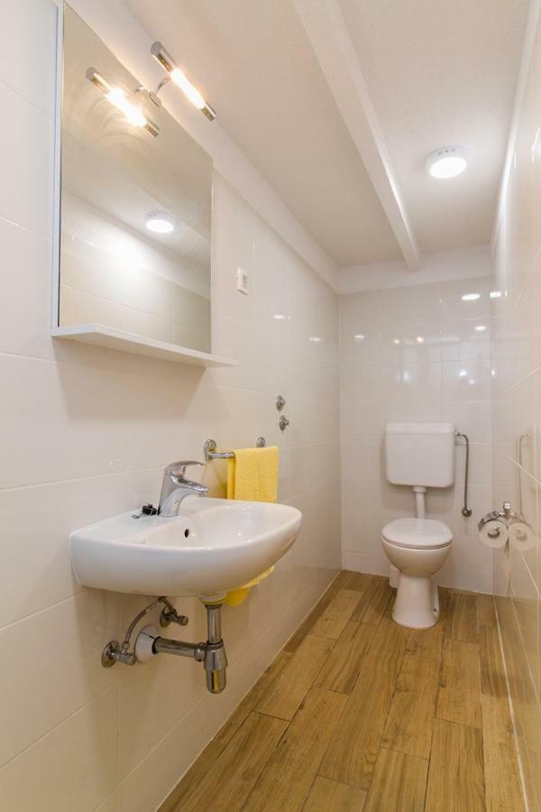 Studio Apartment Zeljka Pula Exterior photo